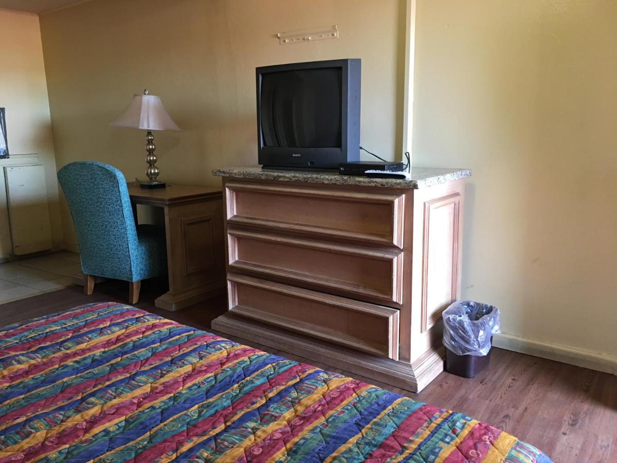Black Horse Motel - image 3