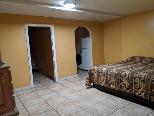 Black Horse Motel - image 6