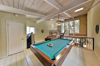 Coastal Getaway with Pool Table - Stroll to Beach home