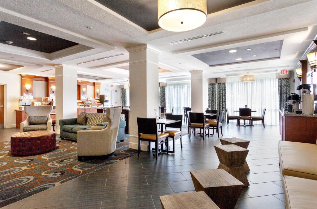 Holiday Inn Express Hotel & Suites Arcadia - image 4