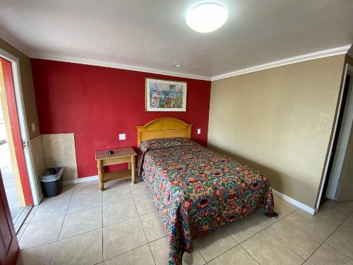 Economy Inn - image 19