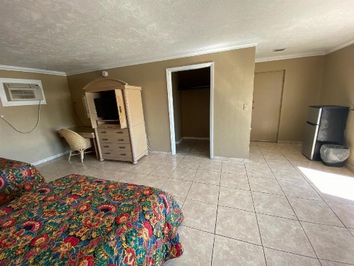 Economy Inn - image 8