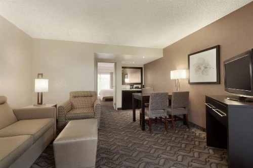 Embassy Suites Arcadia-Pasadena Area - image 25