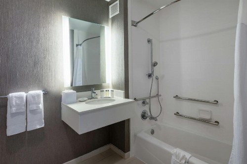 SpringHill Suites by Marriott Pasadena / Arcadia - image 7