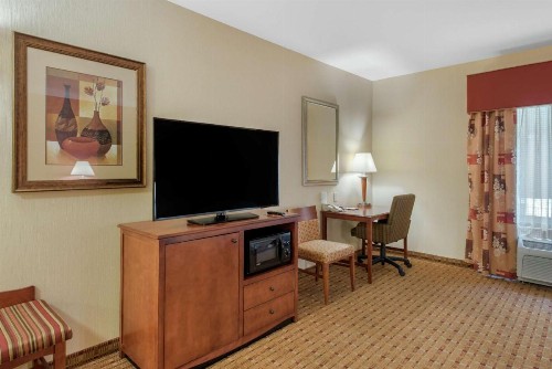 Hampton Inn & Suites Arcata - image 14