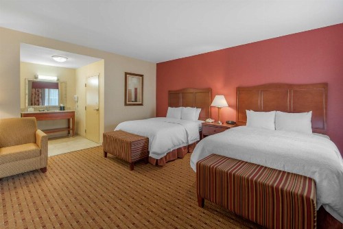 Hampton Inn & Suites Arcata - image 17