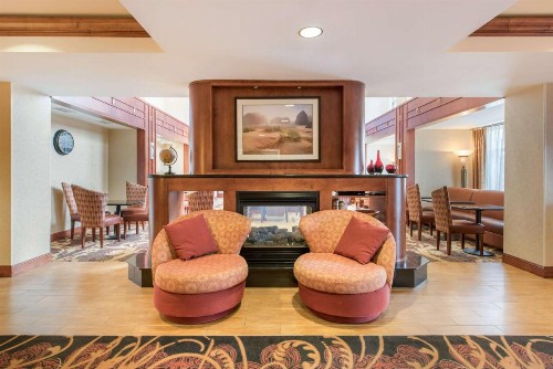 Hampton Inn & Suites Arcata - image 2