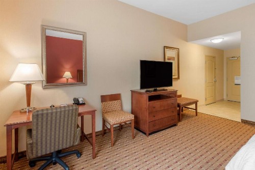 Hampton Inn & Suites Arcata - image 22
