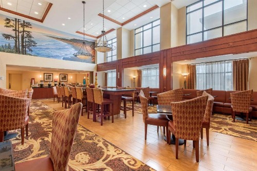 Hampton Inn & Suites Arcata - image 4