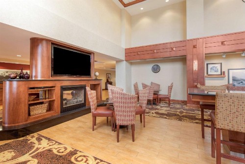 Hampton Inn & Suites Arcata - image 5
