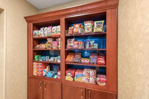 Hampton Inn & Suites Arcata - image 9