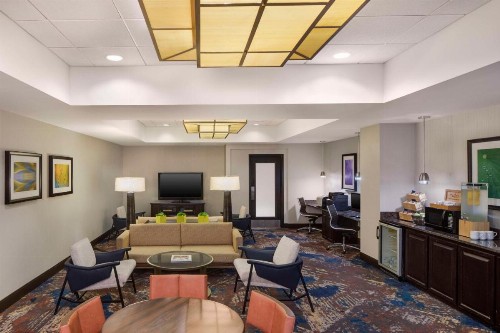 Hilton Arlington - image 7