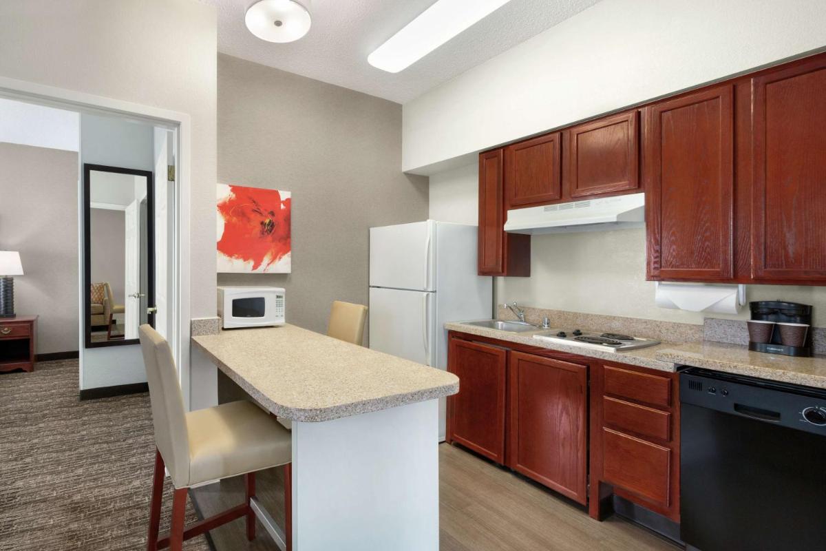 Homewood Suites by Hilton Dallas-Arlington - image 4