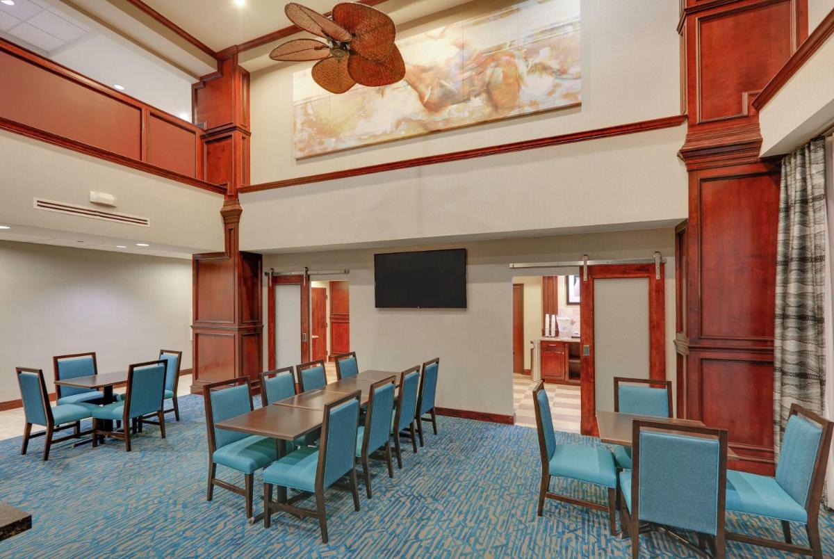 Hampton Inn & Suites Dallas-Arlington-South - image 6
