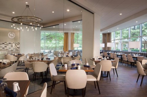 Sheraton Arlington Hotel - image 7