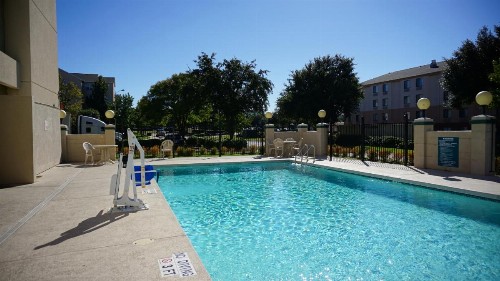 Baymont by Wyndham Arlington At Six Flags Dr - image 12