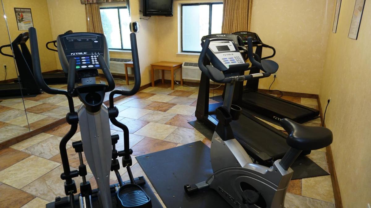 Baymont by Wyndham Arlington At Six Flags Dr - image 5