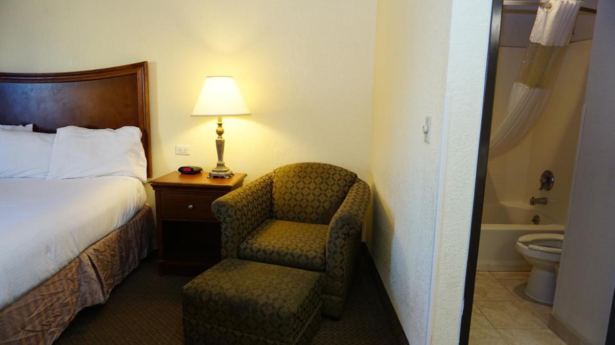 Baymont by Wyndham Arlington At Six Flags Dr - image 6