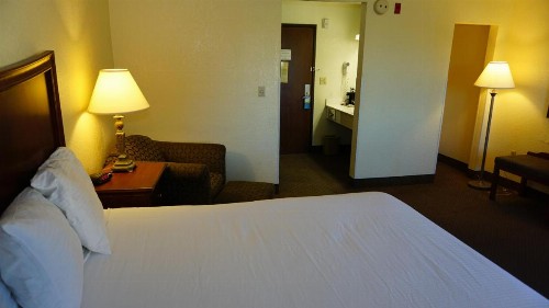 Baymont by Wyndham Arlington At Six Flags Dr - image 7