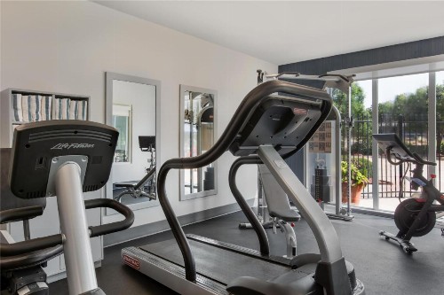Hampton Inn & Suites Dallas-Arlington North-Entertainment District - image 17