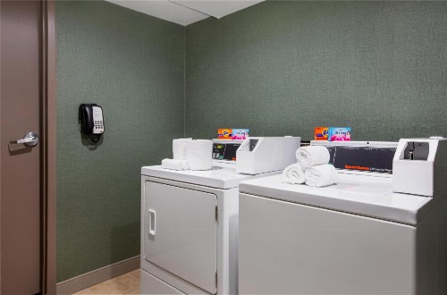 Hampton Inn & Suites Dallas-Arlington North-Entertainment District - image 39