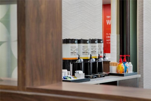 Hampton Inn & Suites Dallas-Arlington North-Entertainment District - image 8