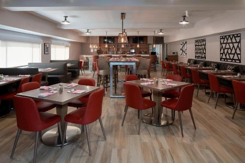 Four Points by Sheraton Dallas Arlington Entertainment District - image 15