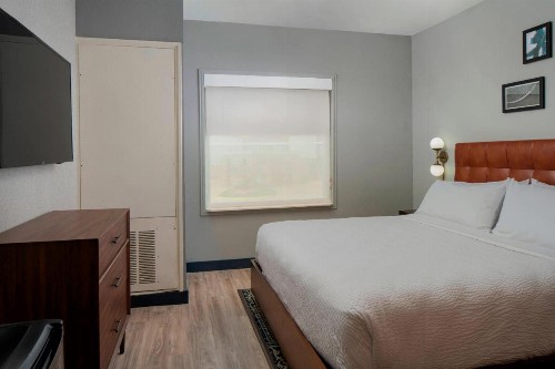 Four Points by Sheraton Dallas Arlington Entertainment District - image 8