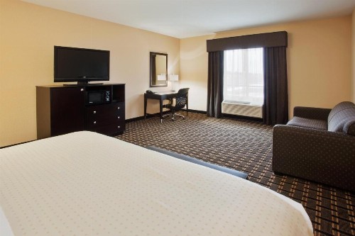 Holiday Inn Arlington Northeast an IHG Hotel - image 4
