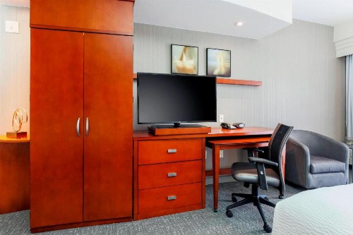 Courtyard by Marriott Dallas Arlington South - image 11