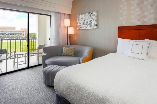 Courtyard by Marriott Dallas Arlington South - image 14