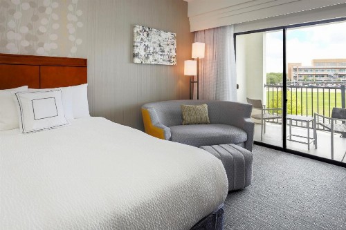 Courtyard by Marriott Dallas Arlington South - image 2