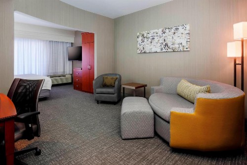 Courtyard by Marriott Dallas Arlington South - image 20