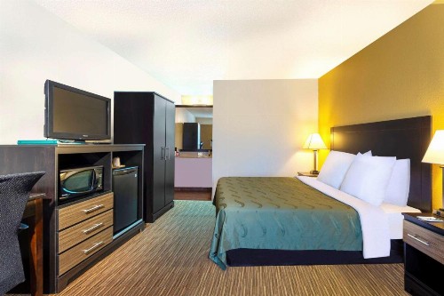 Quality Inn at Arlington Highlands - image 35