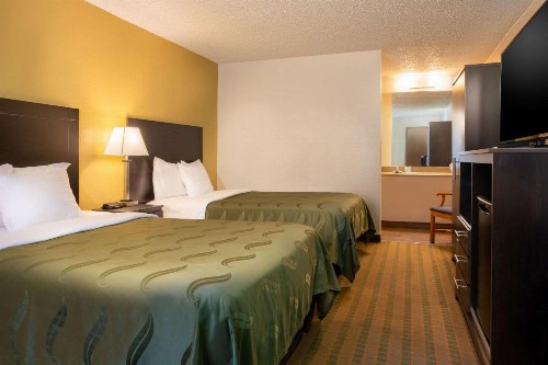 Quality Inn at Arlington Highlands - image 40