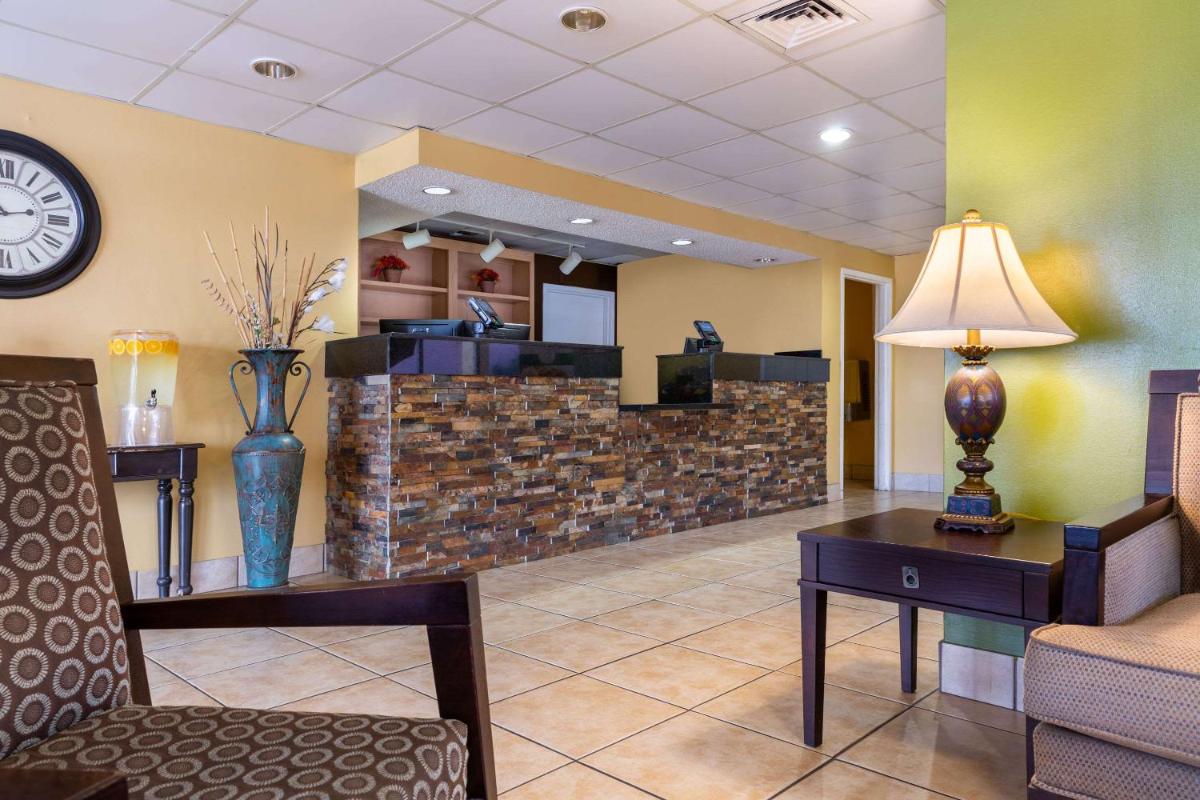 Quality Inn at Arlington Highlands - image 5