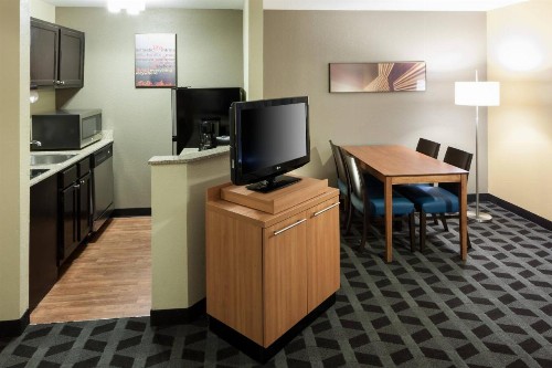 TownePlace Suites Dallas Arlington North - image 11