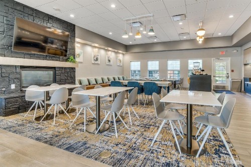 TownePlace Suites Dallas Arlington North - image 27