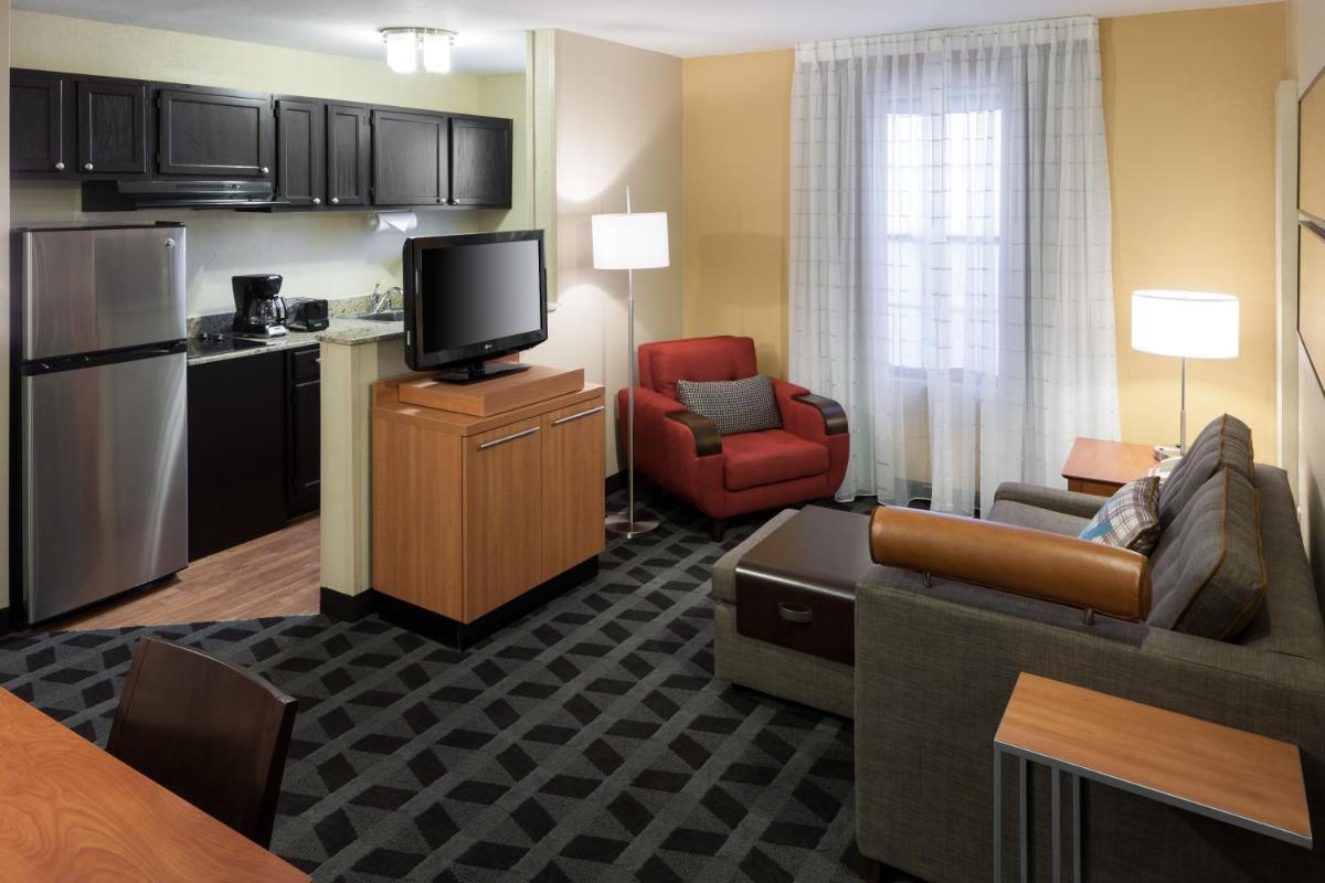 TownePlace Suites Dallas Arlington North - image 6