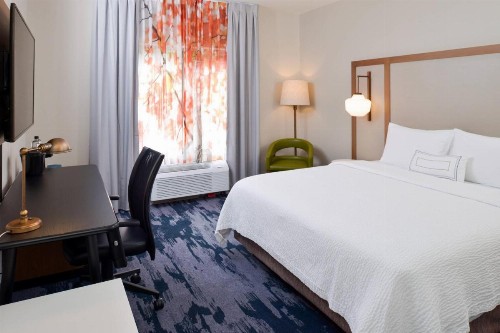 Fairfield Inn Arlington Near Six Flags - image 11