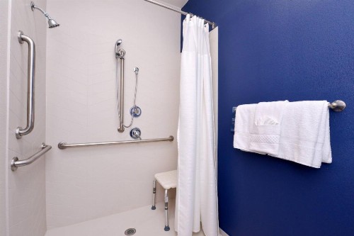 Fairfield Inn Arlington Near Six Flags - image 21
