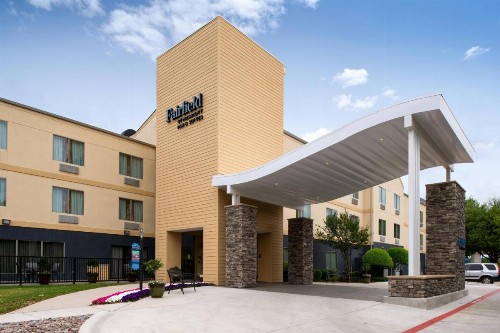 Fairfield Inn Arlington Near Six Flags - image 4