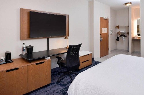 Fairfield Inn Arlington Near Six Flags - image 9