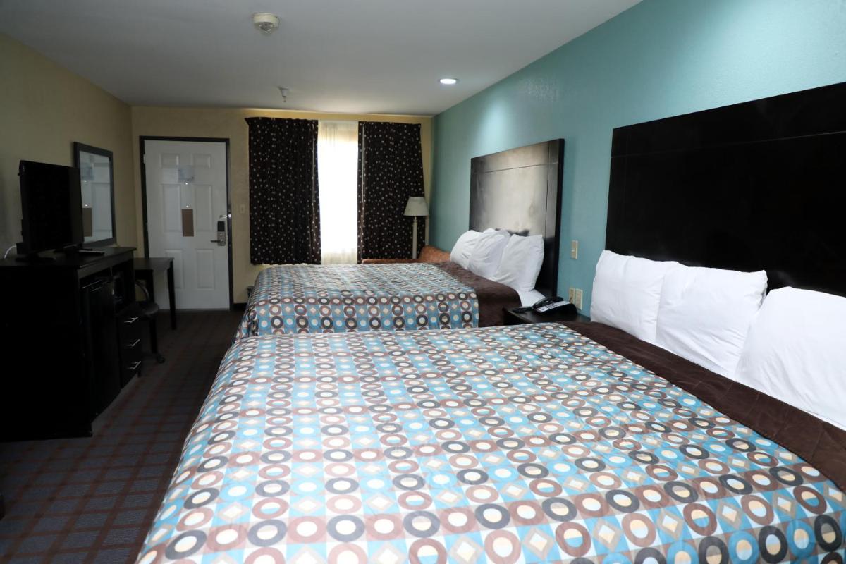 Ranger Inn & Suites - image 3