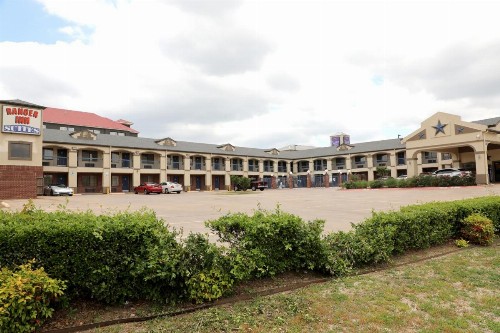 Ranger Inn & Suites - image 6