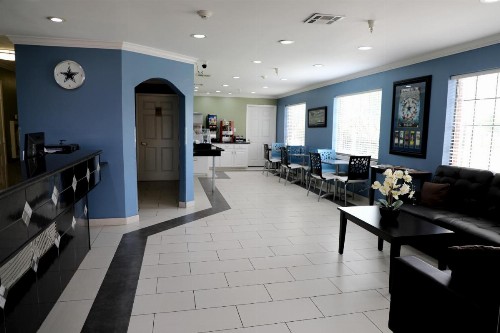 Ranger Inn & Suites - image 7