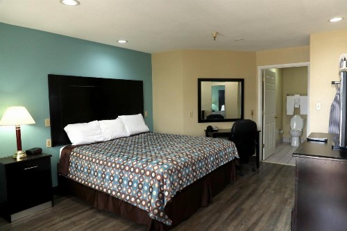 Ranger Inn & Suites - image 9