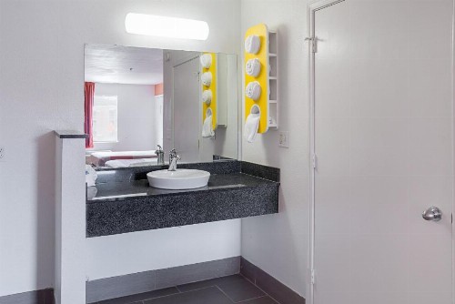 Motel 6-Grand Prairie TX - Near Six Flags Drive - image 25