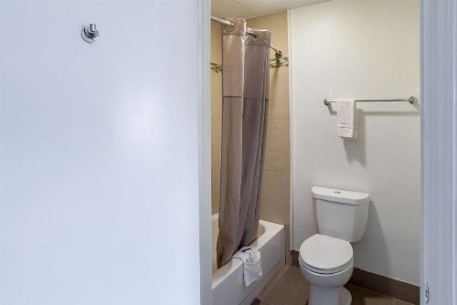 Motel 6-Grand Prairie TX - Near Six Flags Drive - image 33