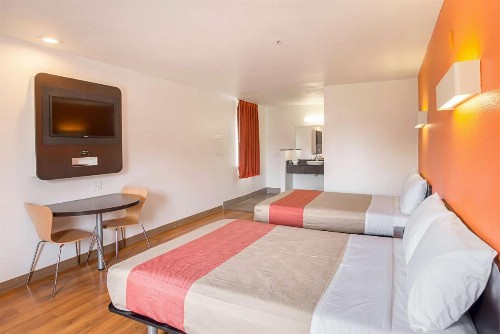 Motel 6-Grand Prairie TX - Near Six Flags Drive - image 43